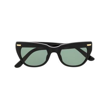 cat eye-frame sunglasses