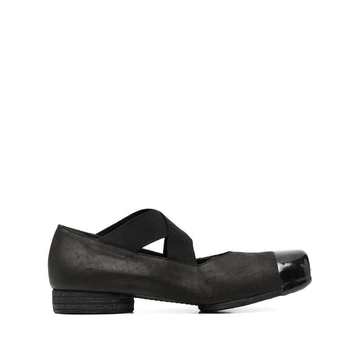 cross-over strap ballerinas