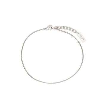 thin chain bracelet