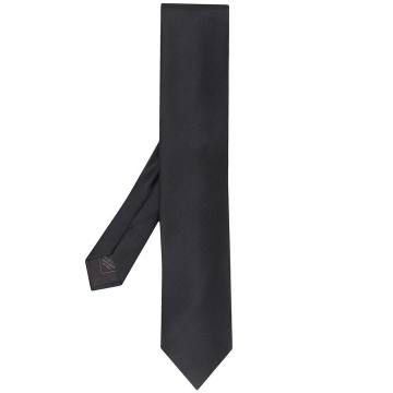pointed tip tie
