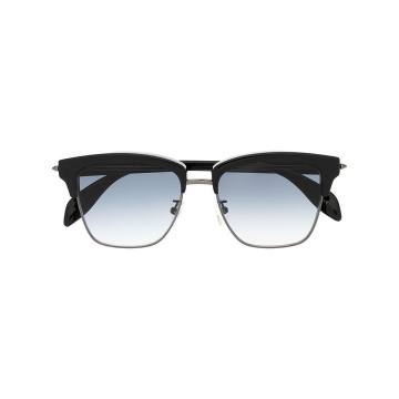 Piercing square frame sunglasses