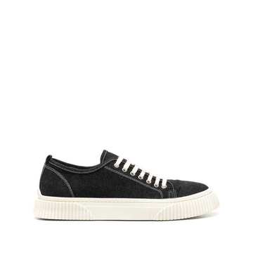 Low-Top Sneakers With Textured Sole