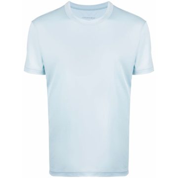 short-sleeved T-shirt