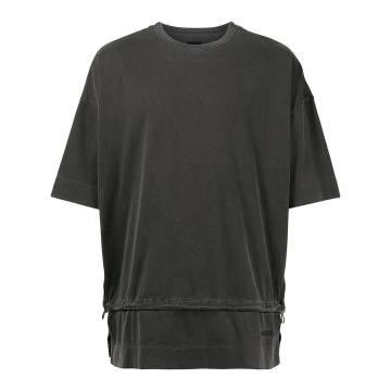 layered short-sleeved T-shirt