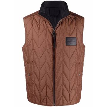 logo-patch quilted sleeveless jacket