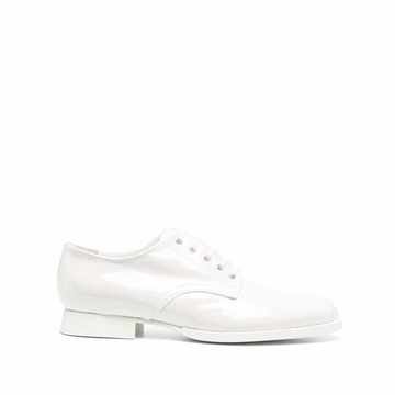 patent leather lace-up shoes