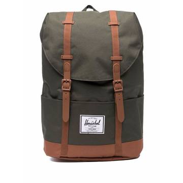 Retreat buckle-fastening backpack