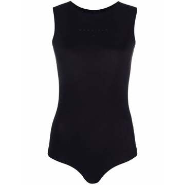 stretch-fit sleeveless body