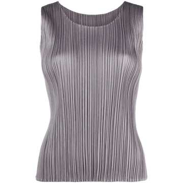 sleeveless pleated top