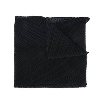 pleated scarf