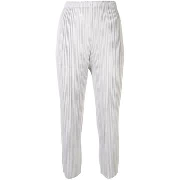 pleated cropped trousers