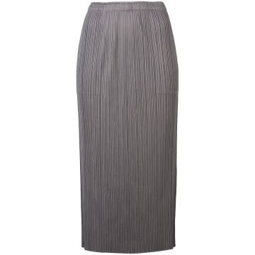 mid-lenght pleated skirt