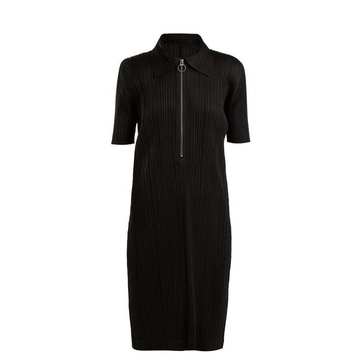 Point-collar pleated dress