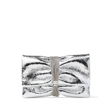 Daisy crinkle-effect clutch