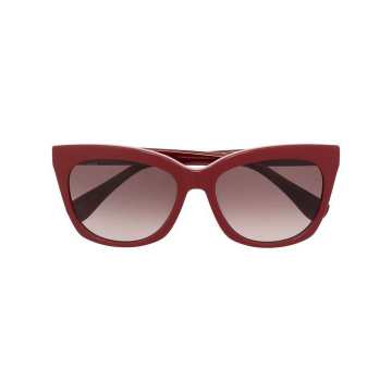 cat eye-frame sunglasses