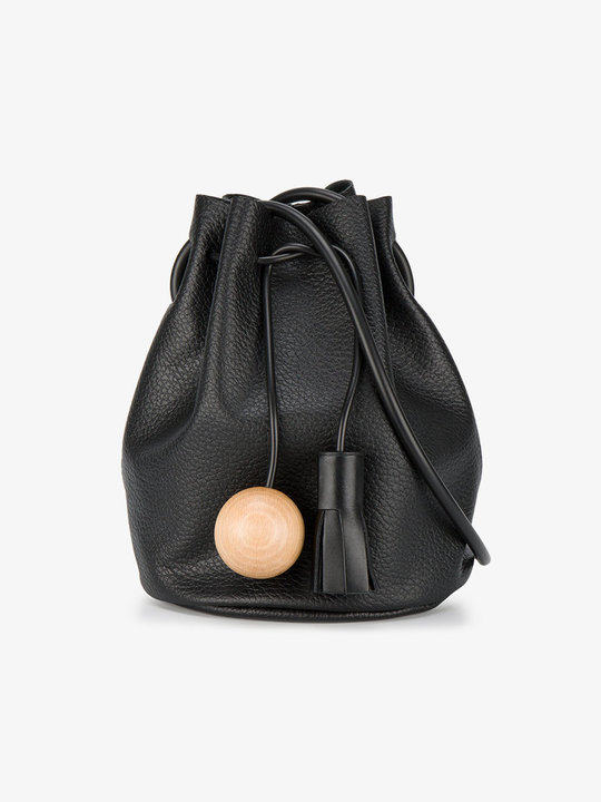 bucket bag with sphere tassel展示图