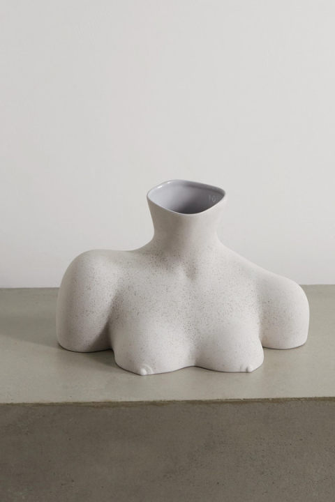 Breast Friend 斑点陶瓷花瓶展示图