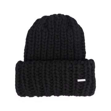 chunky-knit beanie