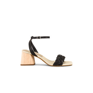 Maren Sandal