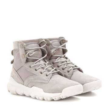 Nike SFB 6"绒面革靴子