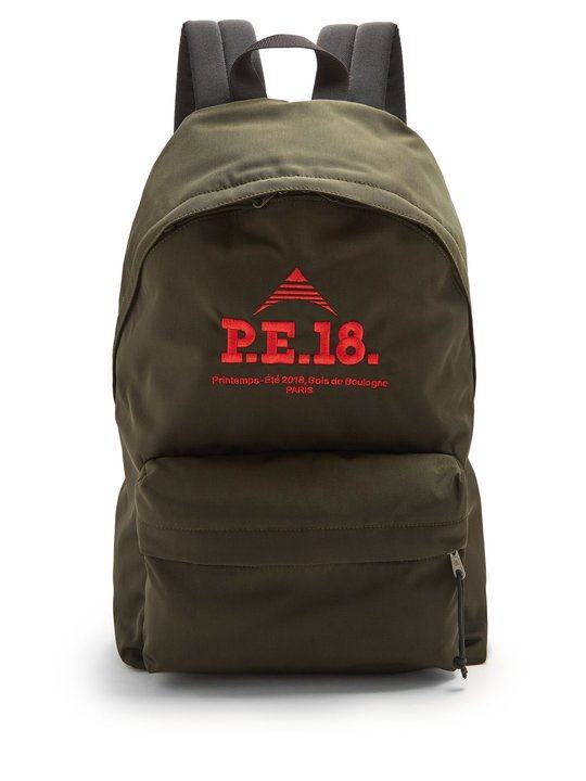 P.E 18 embroidered backpack展示图