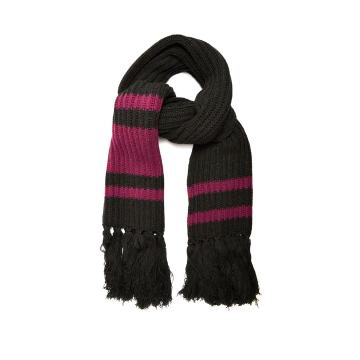 Fringed wool scarf