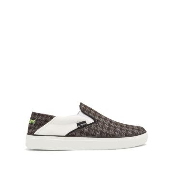 Houndstooth-print slip-on low-top woven trainers