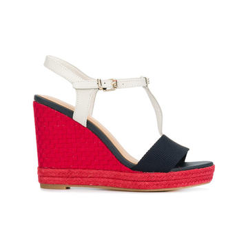 woven T-bar wedges