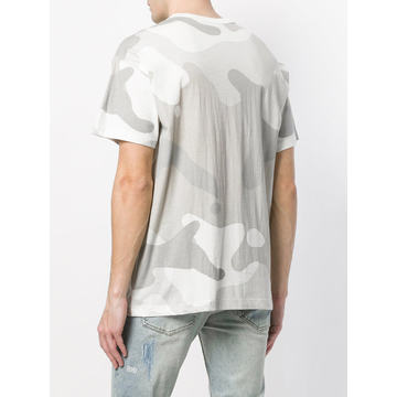 camouflage print T-shirt