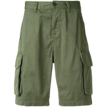 double pocket cargo shorts